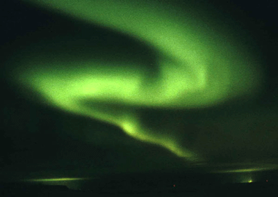 Aurora boreal formada en capas altas de la atmósfera. Tomada de www.tierraspolares.es