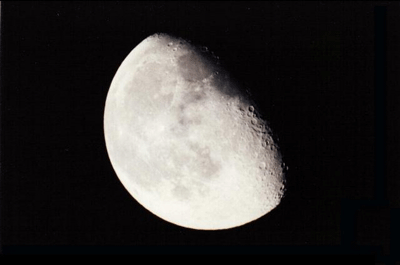 Luna en cuarto menguante. Tomada de astropleiades.galeon.com