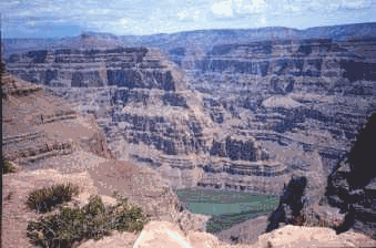 Gran Cañón del Colorado. Rocas sedimentarias estratificadas.