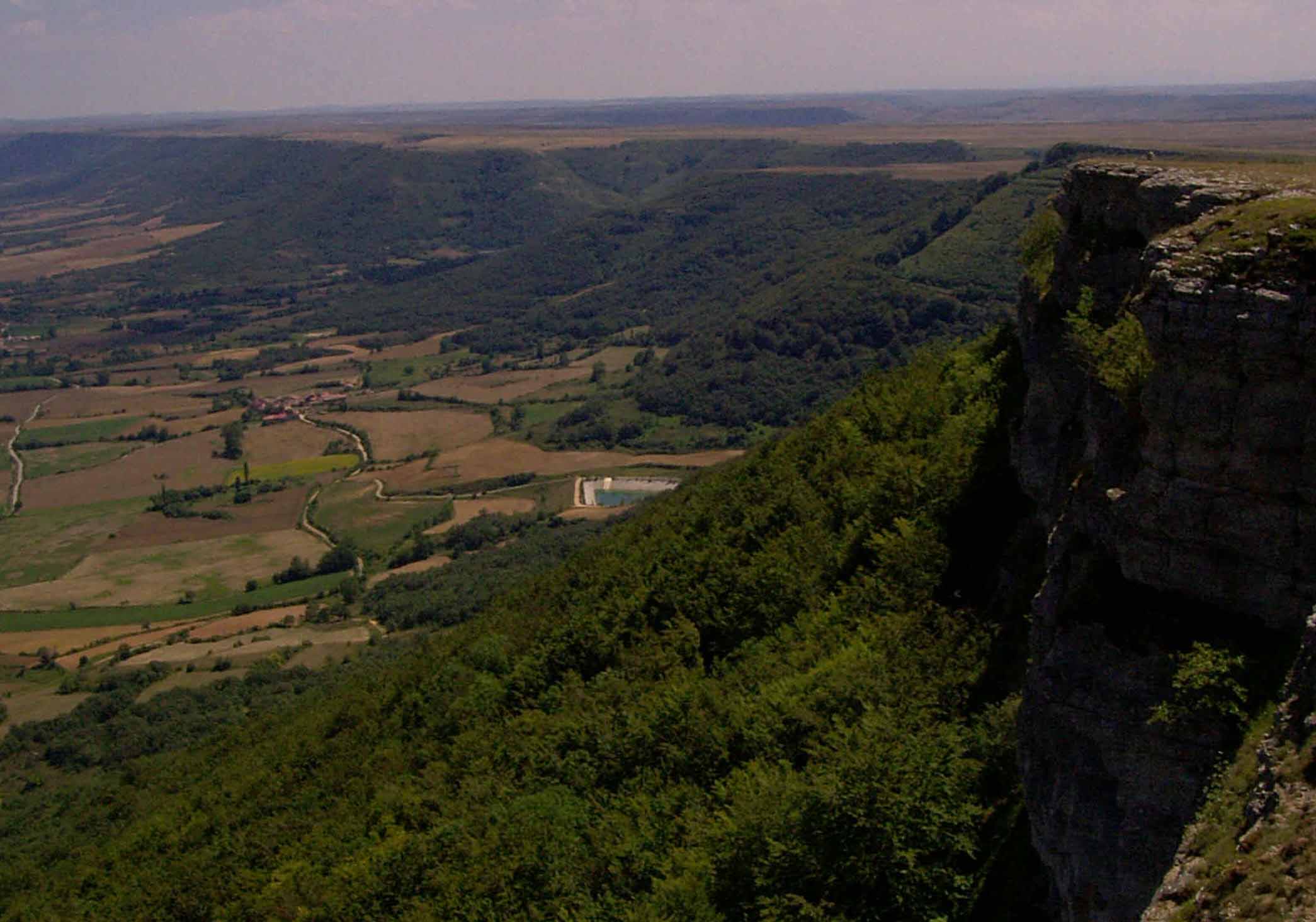 Meseta y valle. Imagen: De Mier y Leva.