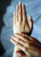 Las uñas están formadas por beta-queratinas. Imagen de http://www.mediestetic.com/fotos/medieste/u%F1as.jpg